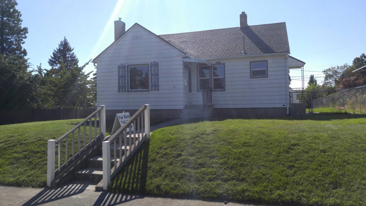 House for rent at 4003 N Hawthorne, Spokane, WA 99205