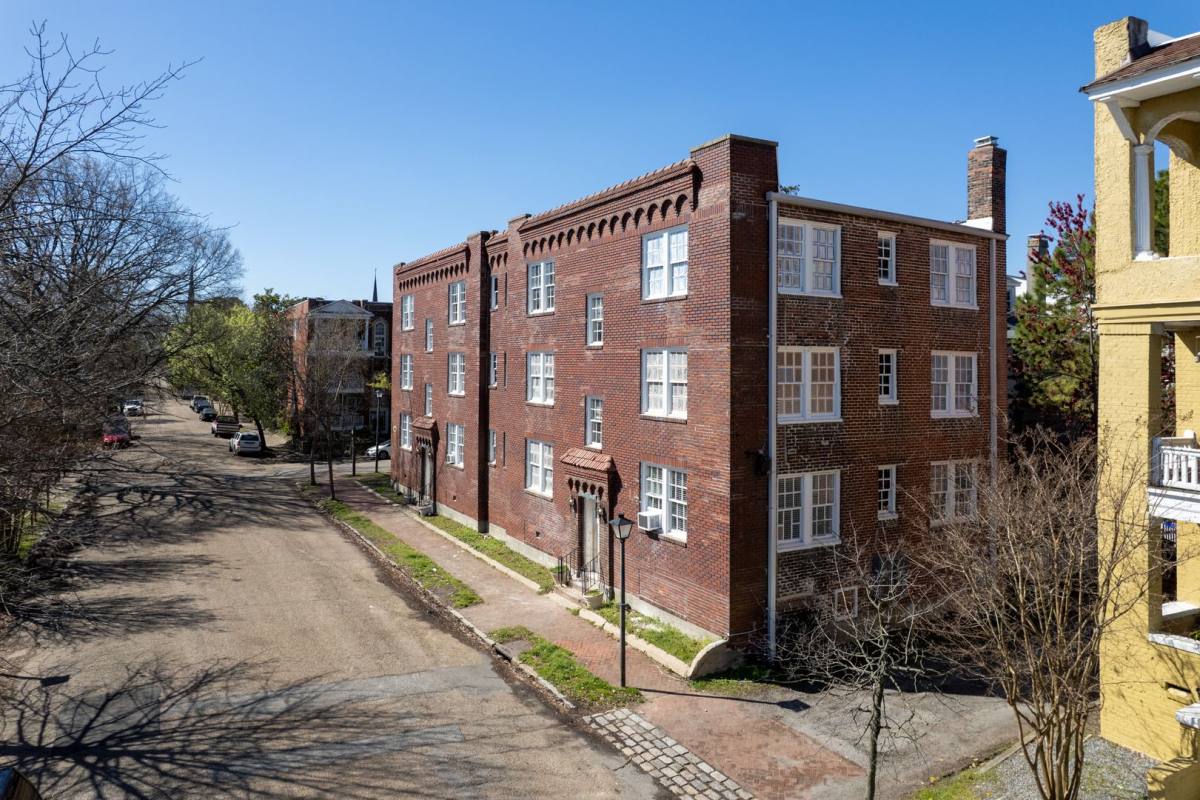 Apartment for rent at 320 Dinwiddie St, Portsmouth, VA 23704