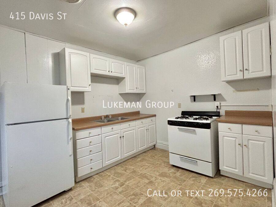 Apartment for rent at 415 Davis St, Kalamazoo, MI 49007