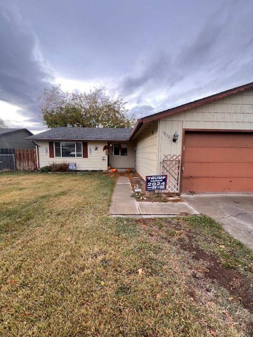House for rent at 1806 S 66th Ave, Yakima, WA 98908