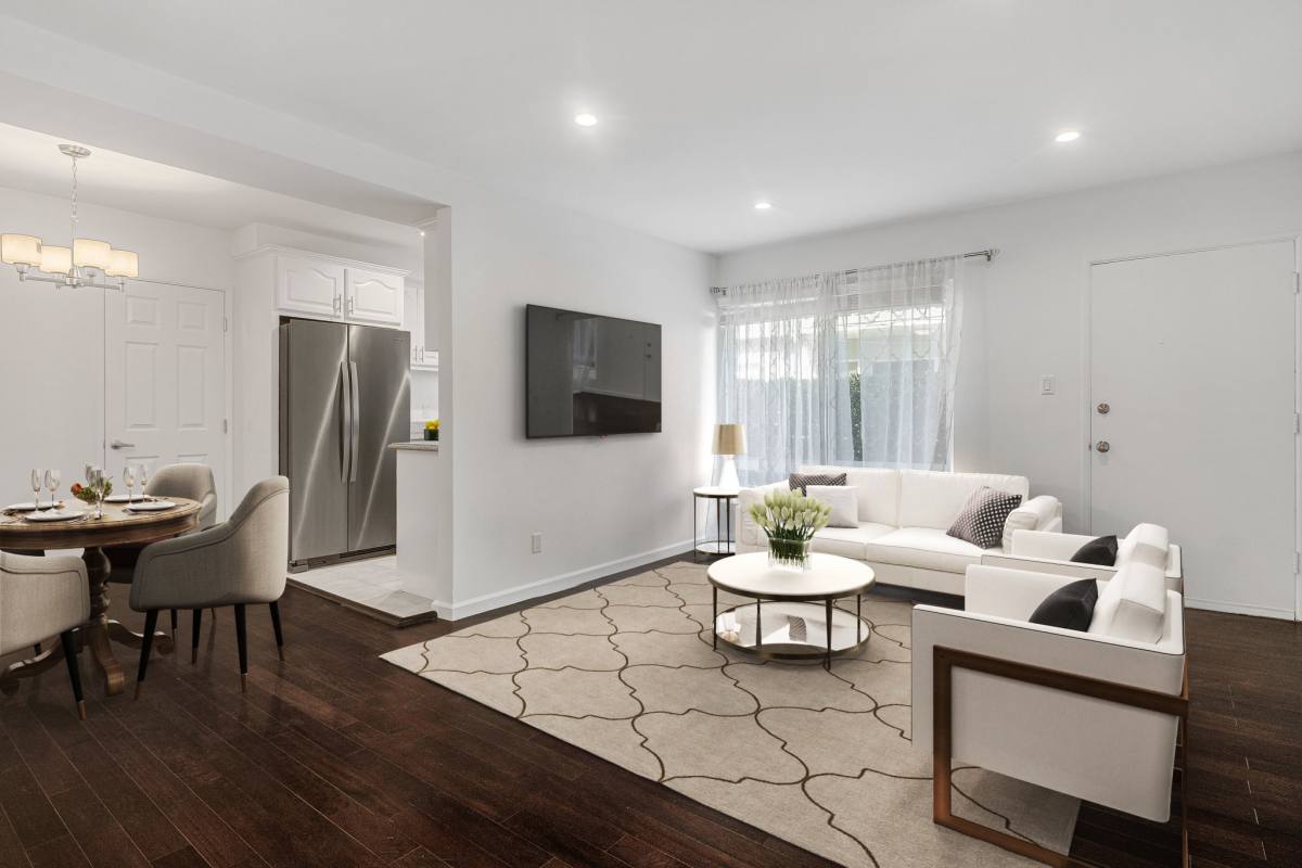 Apartment for rent at 1055 S Bedford St, Los Angeles, CA 90035
