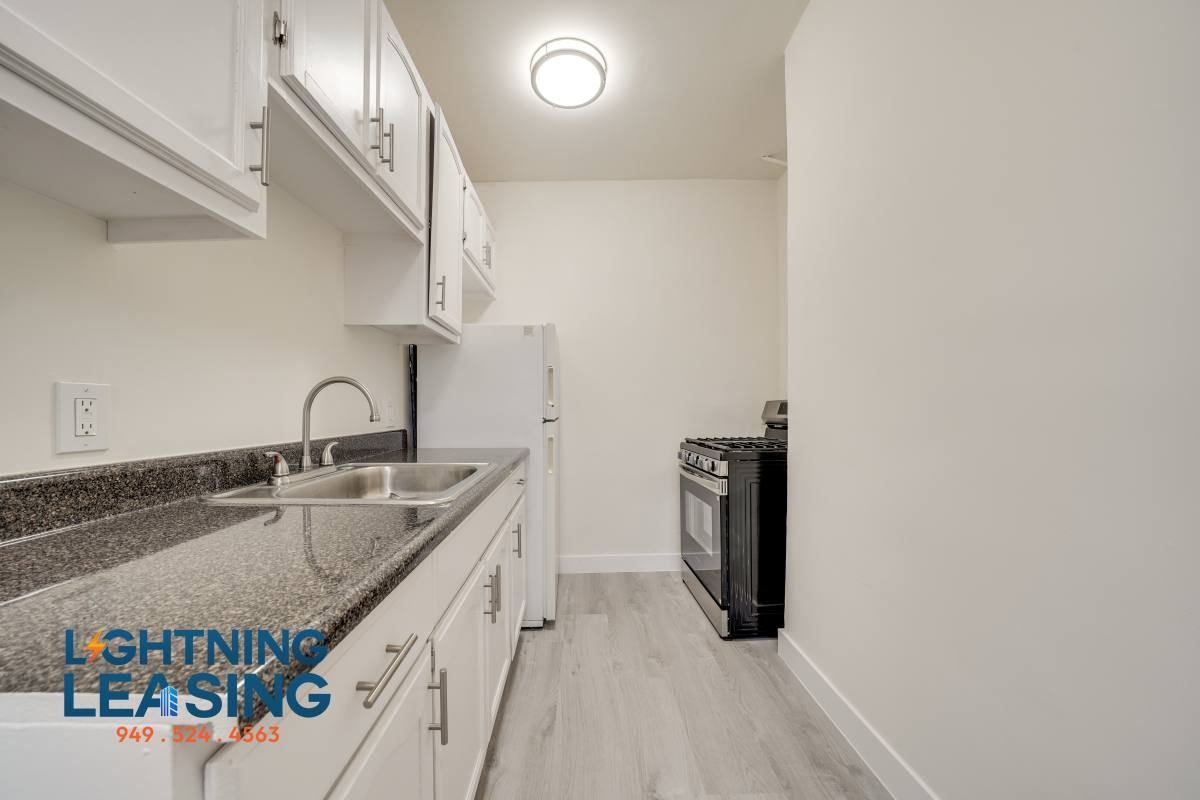 Apartment for rent at 1518 S Wilton Place #114D, Los Angeles, CA 90019