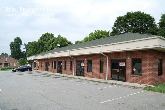 Apartment for rent at 306 N Centennial St #105, High Point, NC 27262
