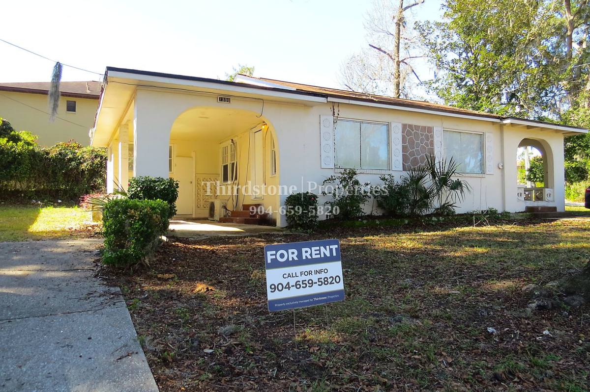 Townhouse for rent at 7350 Linda Dr, Jacksonville, FL 32208