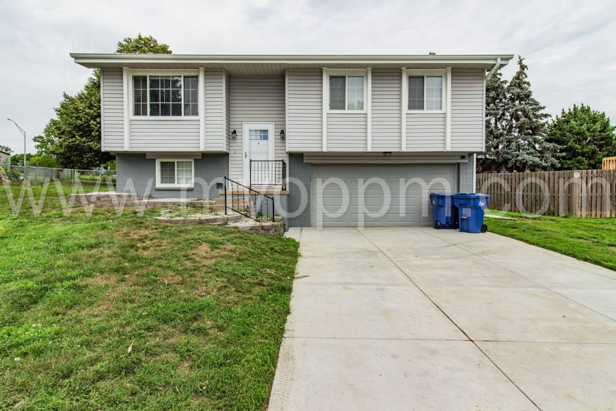 House for rent at 13616 Emiline Circle, Omaha, NE 68138