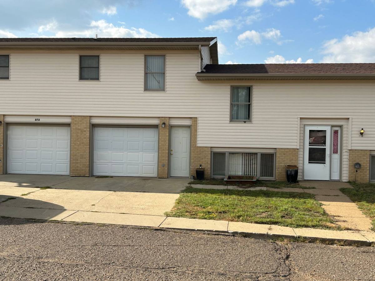 Condo for rent at 372 8th St SE, Dickinson, ND 58601