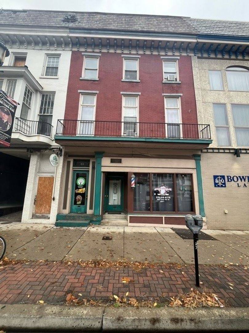 Apartment for rent at 111-113 W Broad St, Tamaqua, PA 18252