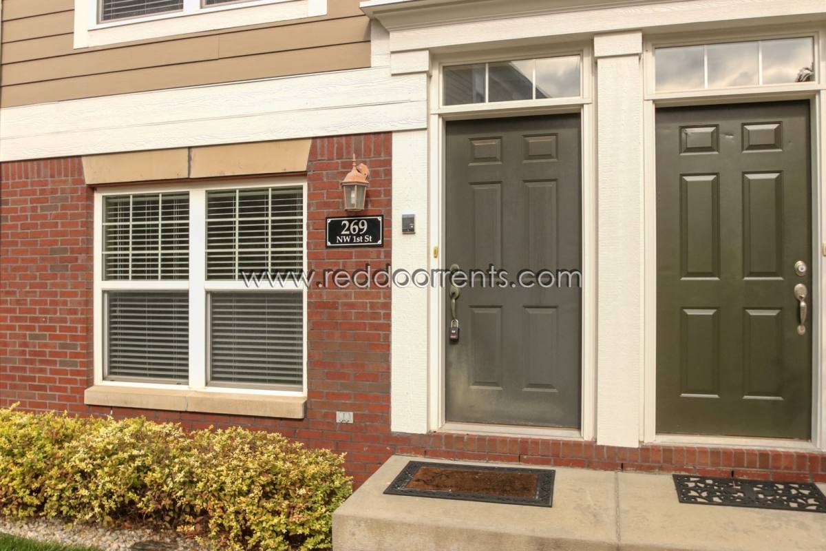 Townhouse for rent at 269 1st St NW, Carmel, IN 46032