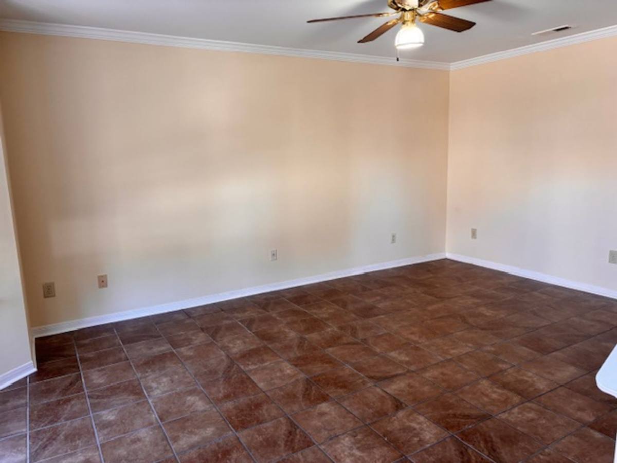 Apartment for rent at 1846 Darby Dr, Florence, AL 35630