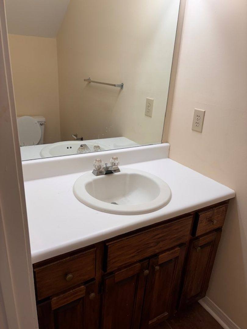 Apartment for rent at 1846 Darby Dr, Florence, AL 35630