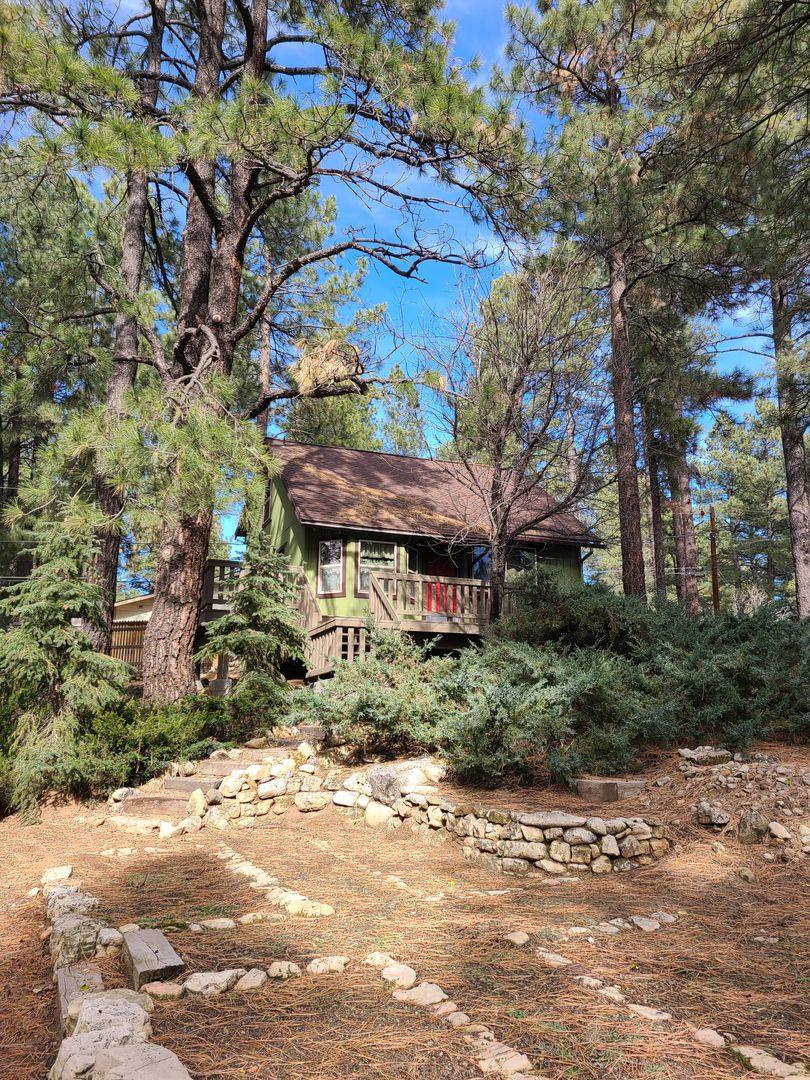 House for rent at 527 N Pawnee St, Flagstaff, AZ 86001