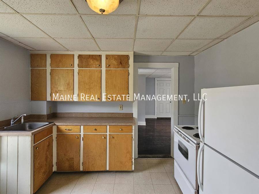 Apartment for rent at 64 Elm St #3, Auburn, ME 04210