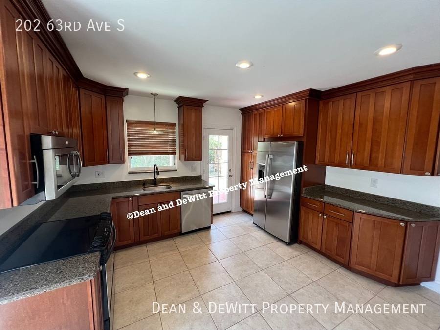 House for rent at 202 63rd Ave S, Saint Petersburg, FL 33705