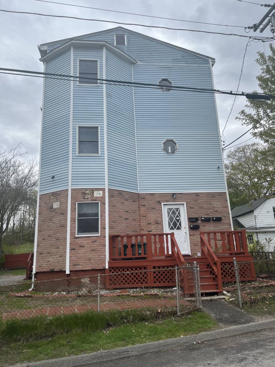 Apartment for rent at 5 Webster Place #3, Worcester, MA 01603