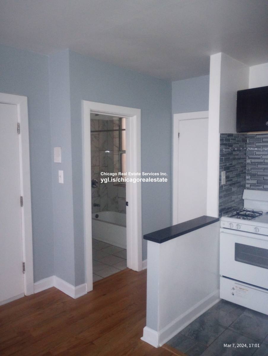 Apartment for rent at 5662 Ridge Ave #2E, Chicago, IL 60660