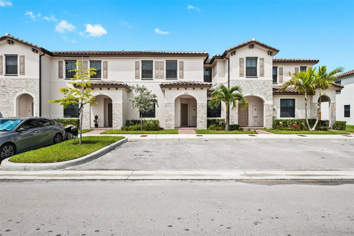 Townhouse for rent at 11829 SW 245th Terrace, Homestead, FL 33031