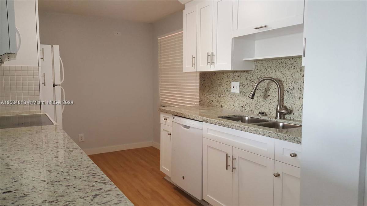 Apartment for rent at 430 Commodore Dr, Fort Lauderdale, FL 33325