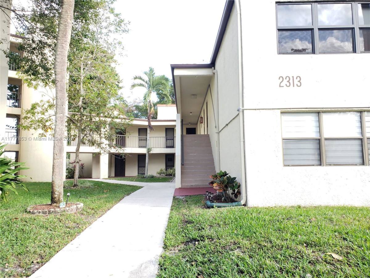 Condo for rent at 2313 S Cypress Bend Dr #222B, Pompano Beach, FL 33069
