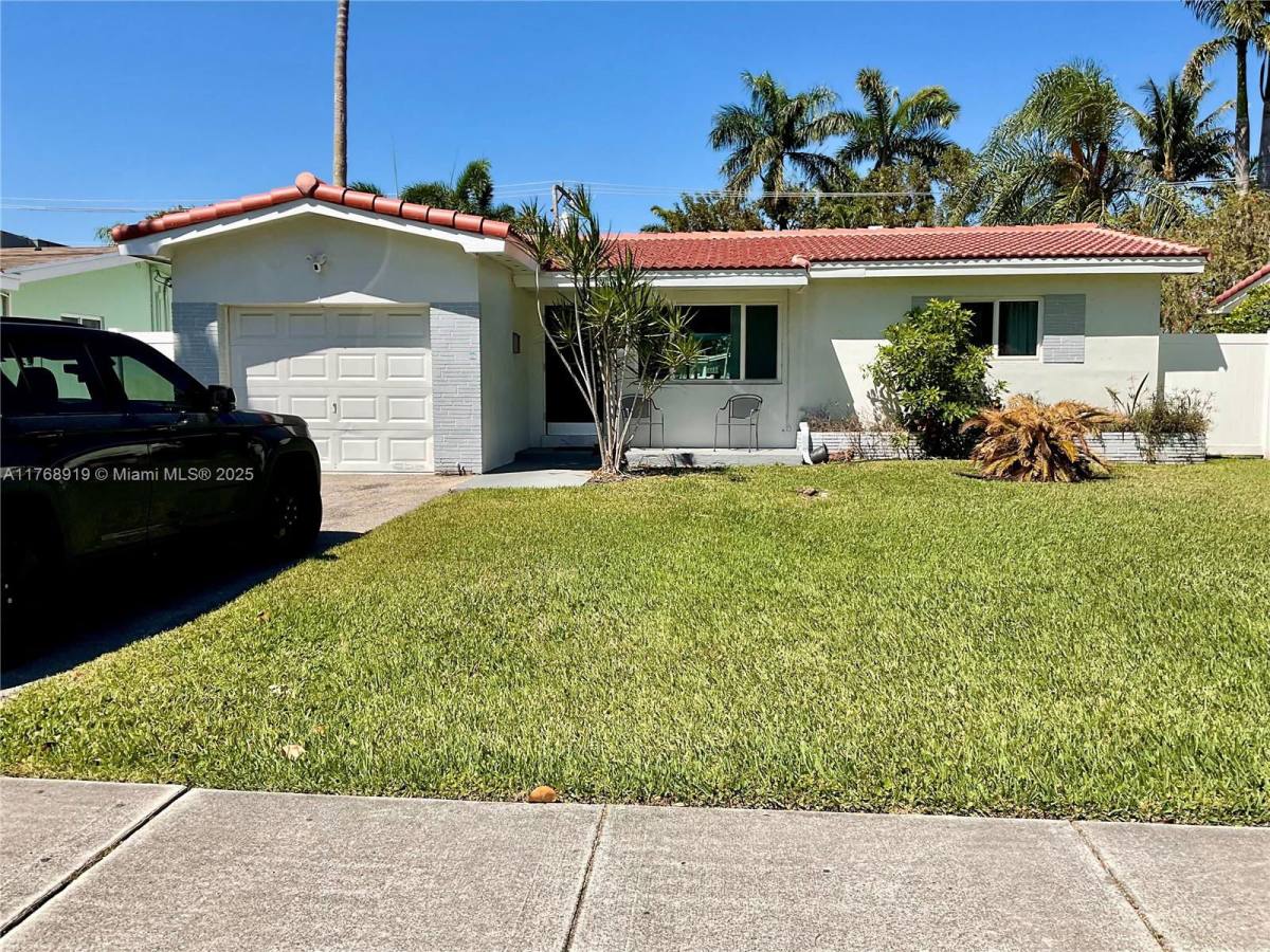 House for rent at 1443 Harding St, Hollywood, FL 33020