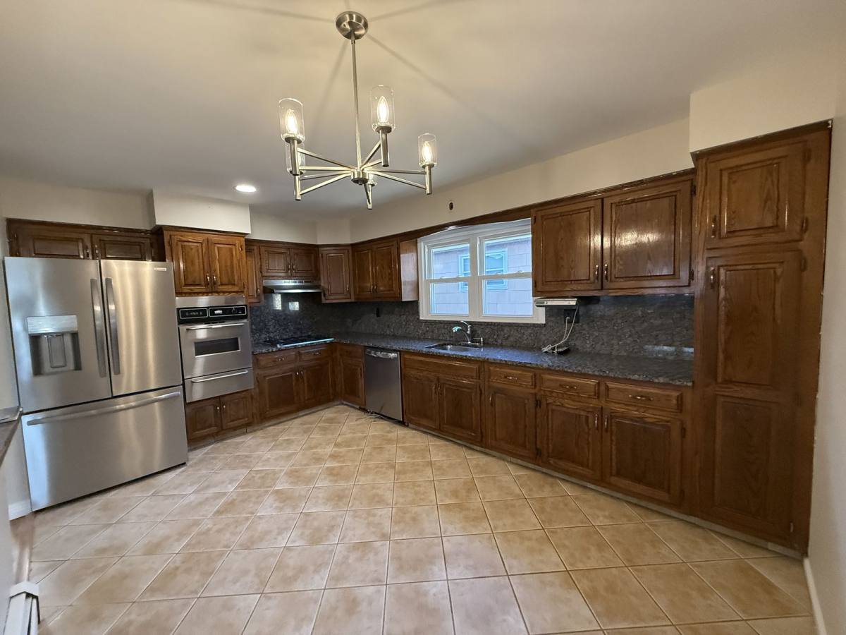 Apartment for rent at 8 Sterling Place, Edgewater, NJ 07020