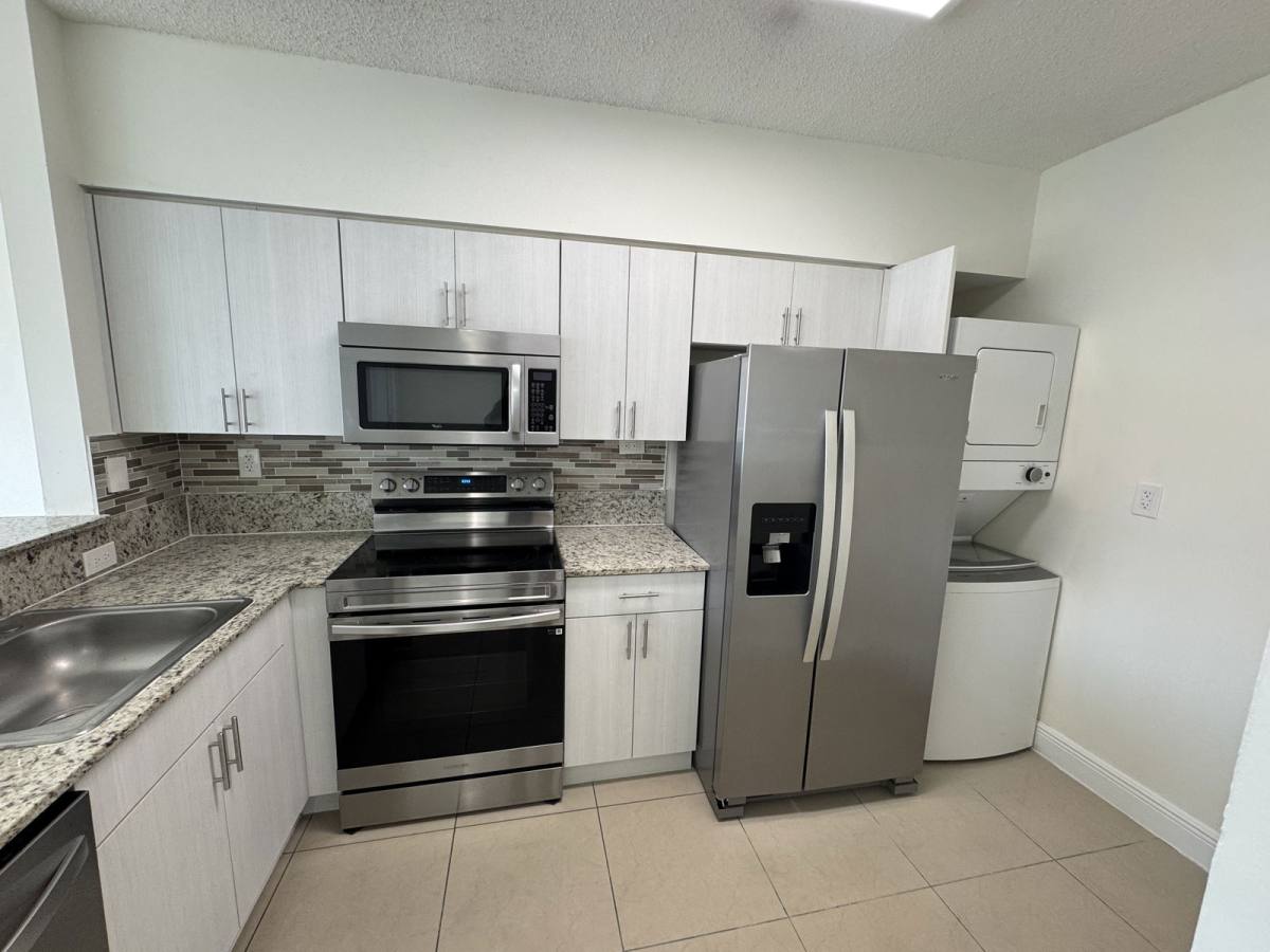 Apartment for rent at 17000 N Bay Rd #2407, North Miami Beach, FL 33160