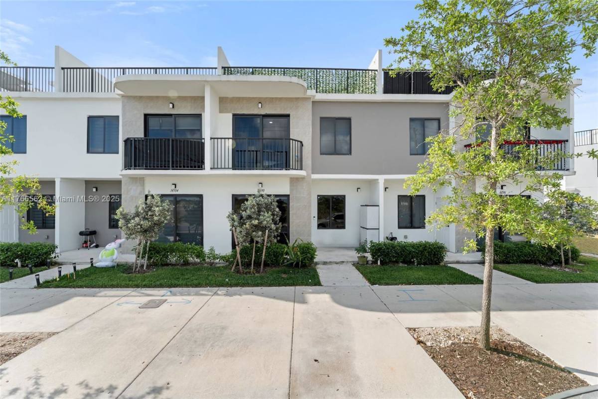 Townhouse for rent at 14590 SW 260th St, Homestead, FL 33031