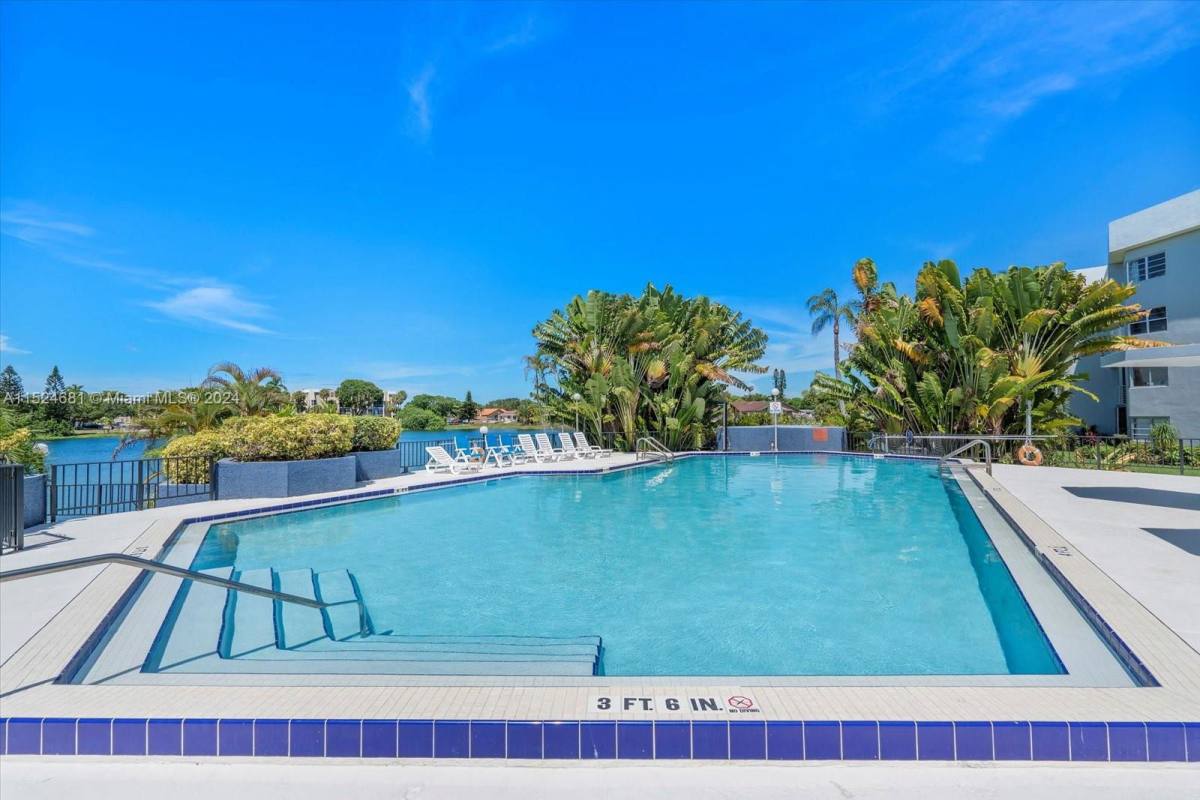 Apartment for rent at 873 NE 195th St, Miami, FL 33179
