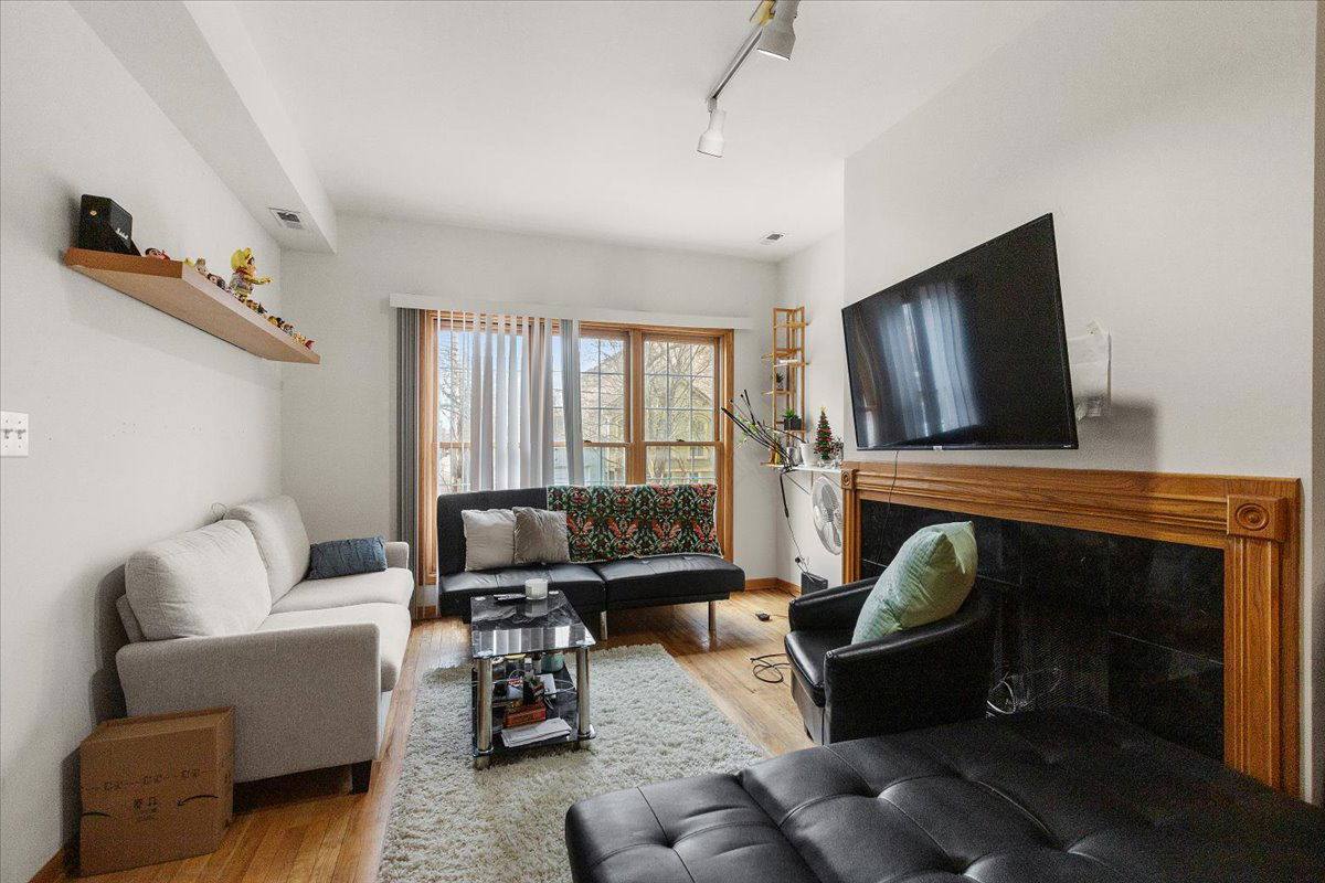 House for rent at 1812 W Thomas St #1, Chicago, IL 60622