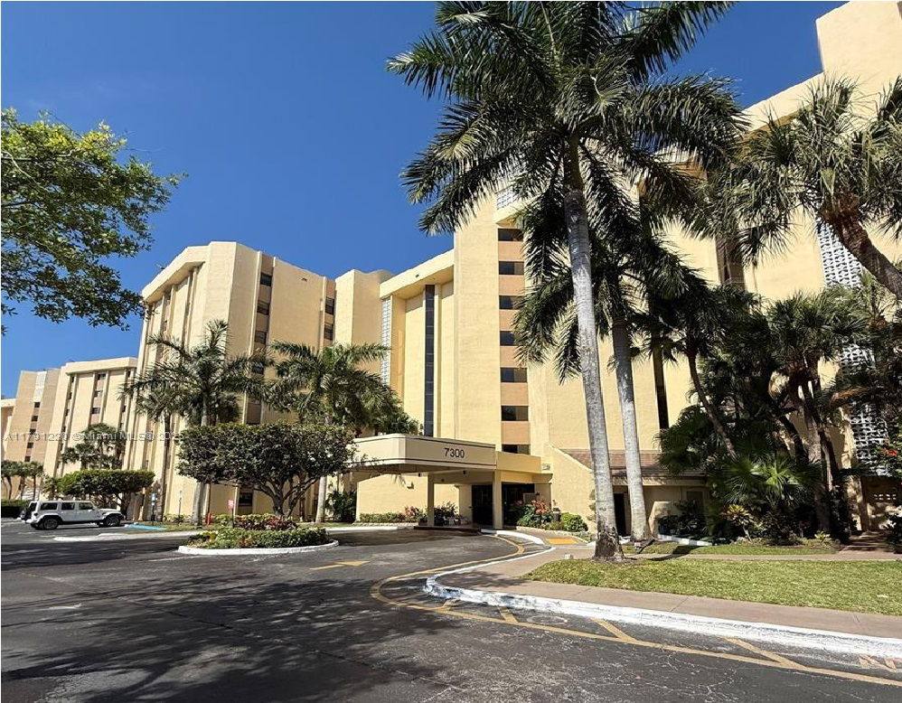 Apartment for rent at 7300 Radice Court #805, Fort Lauderdale, FL 33319
