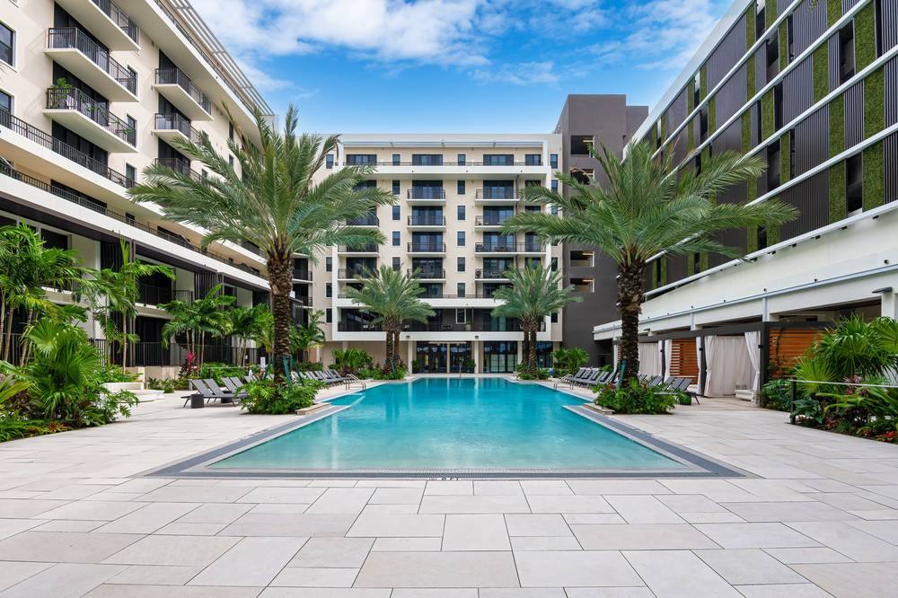 Townhouse for rent at 1 Main St, Hollywood, FL 33025