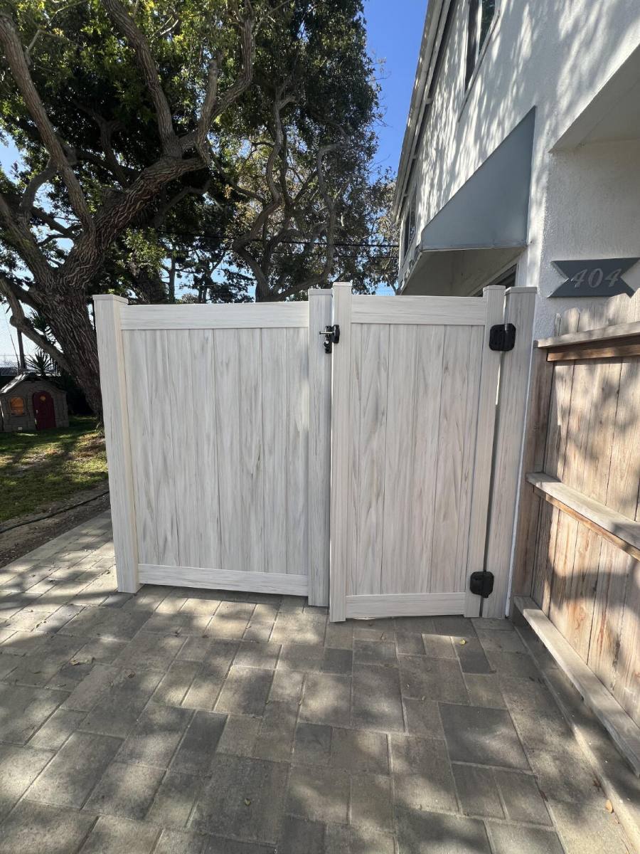Apartment for rent at 404 Highland Dr, Oxnard, CA 93035