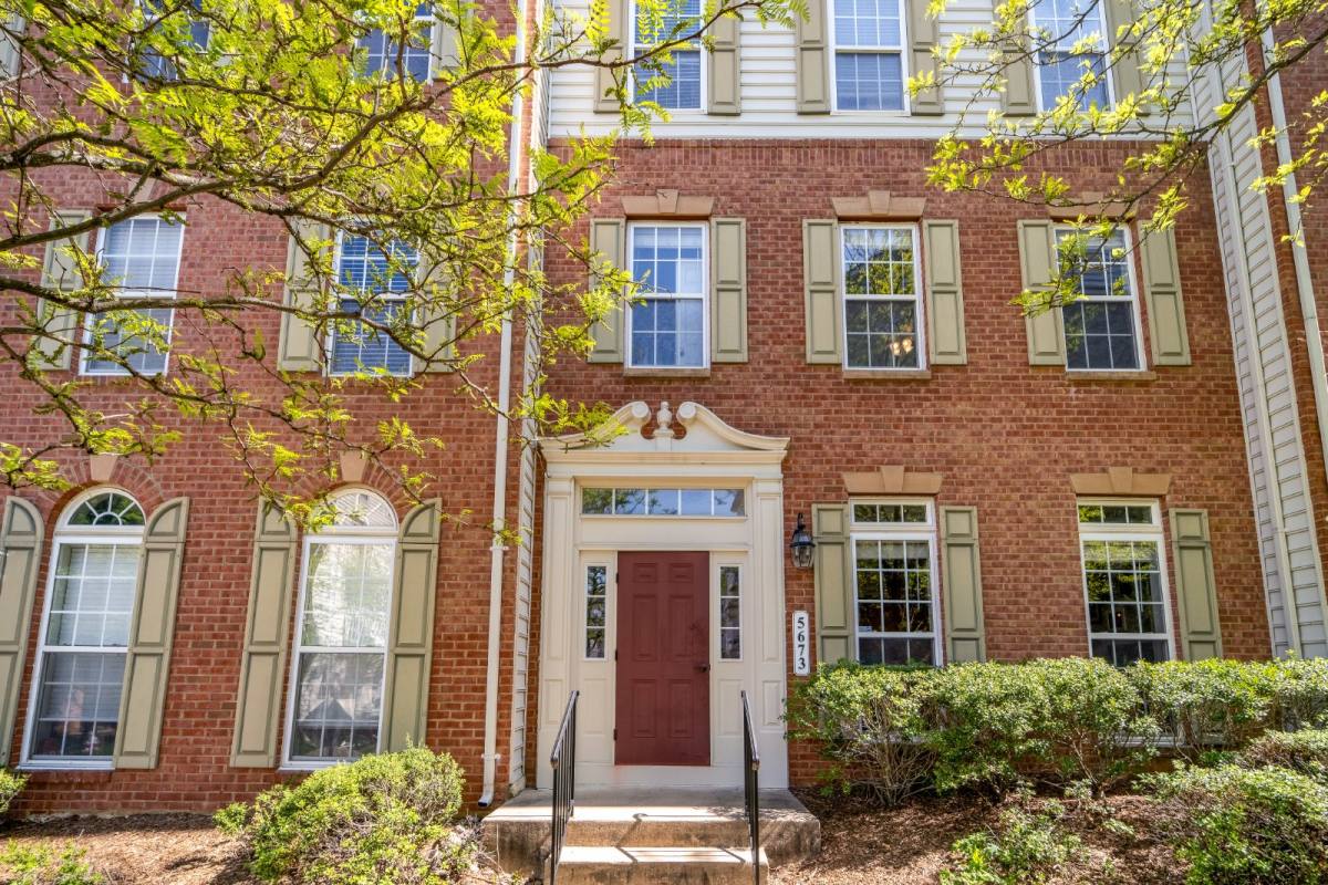 Apartment for rent at 5673 Harrington Falls Lane E, Alexandria, VA 22312