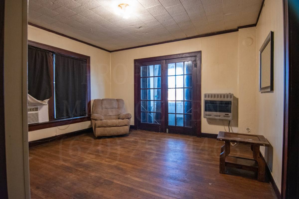 Apartment for rent at 405 W 5th St, Coffeyville, KS 67337