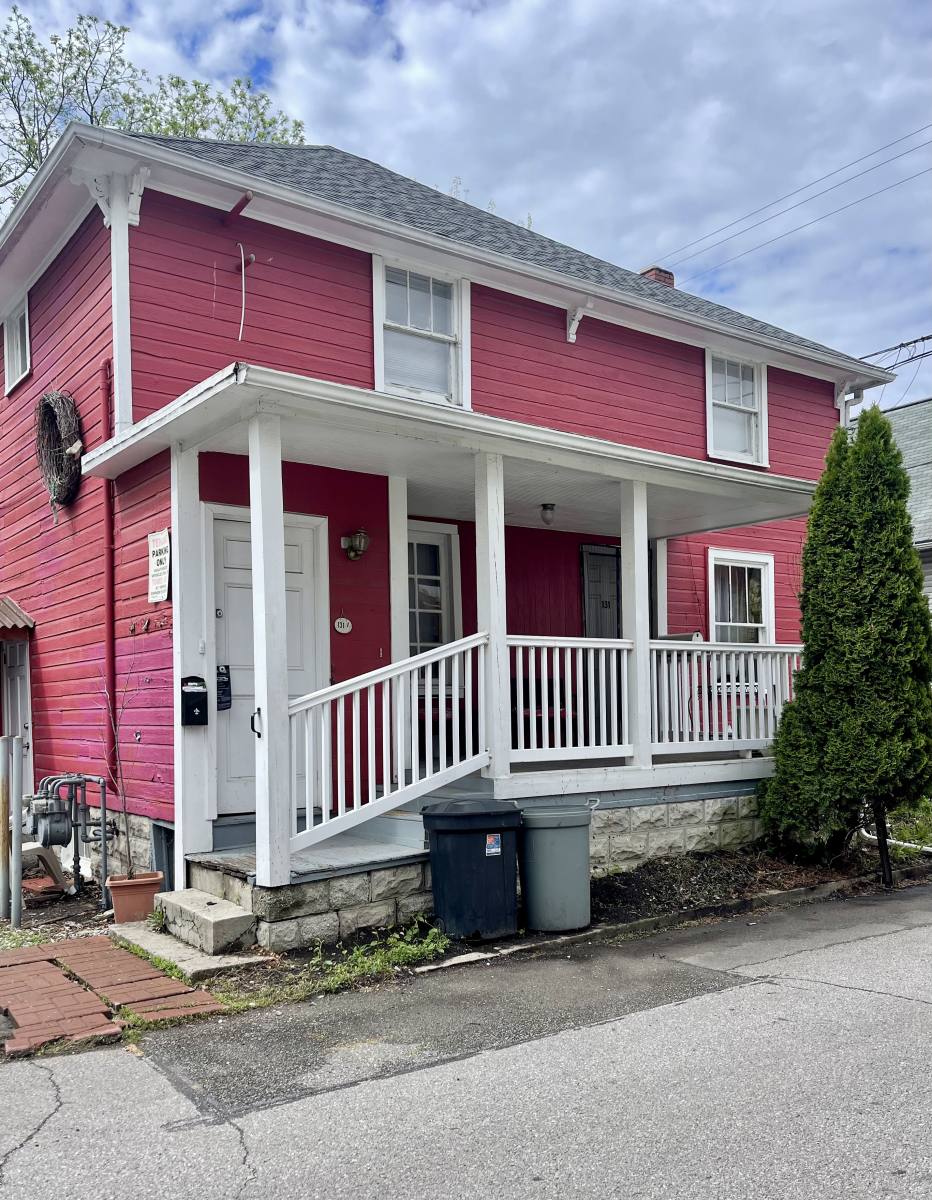 Apartment for rent at 131 Pleasant St, Marion, OH 43302