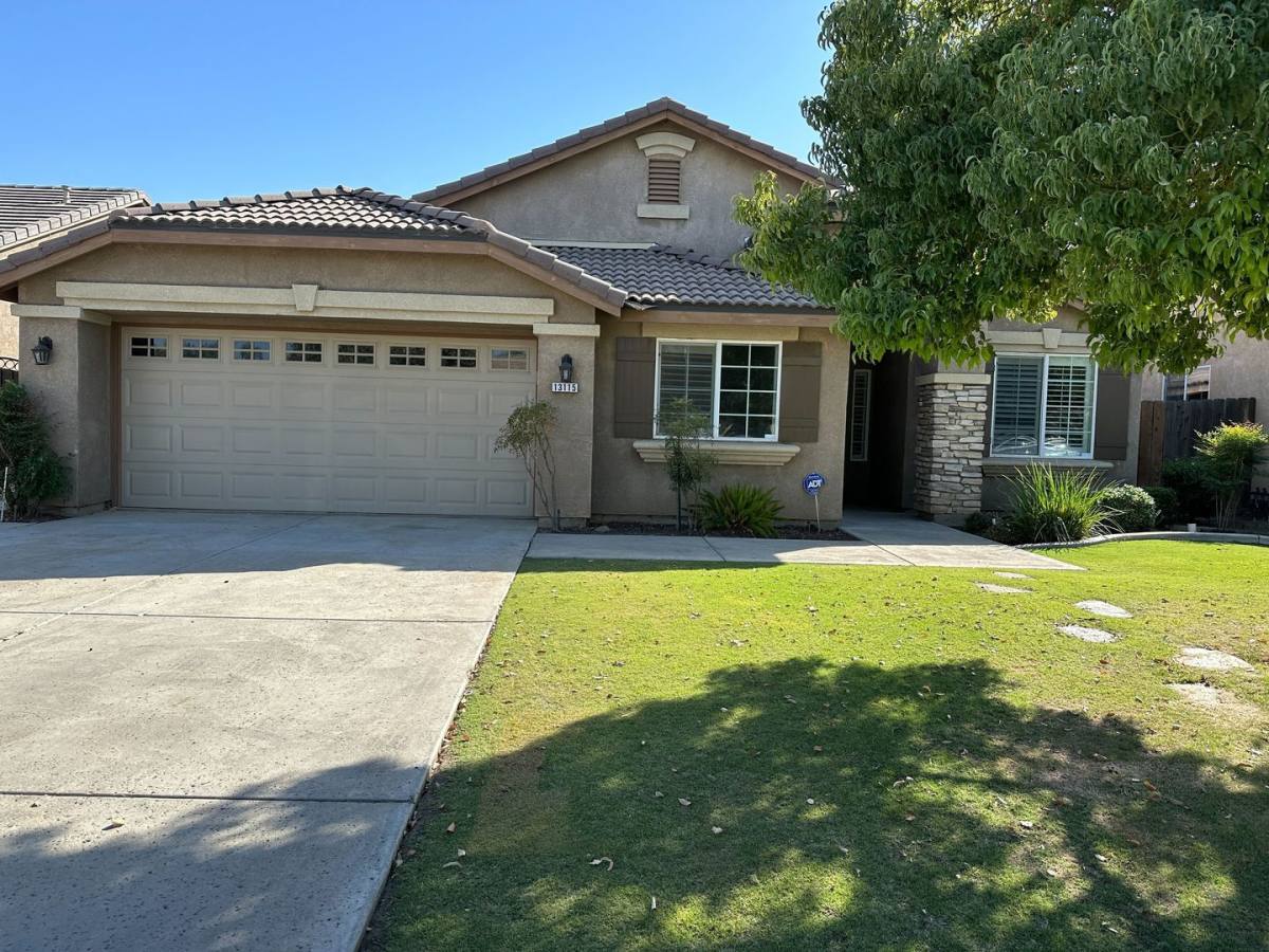 House for rent at 13115 Ridgeway Meadows Dr, Bakersfield, CA 93314