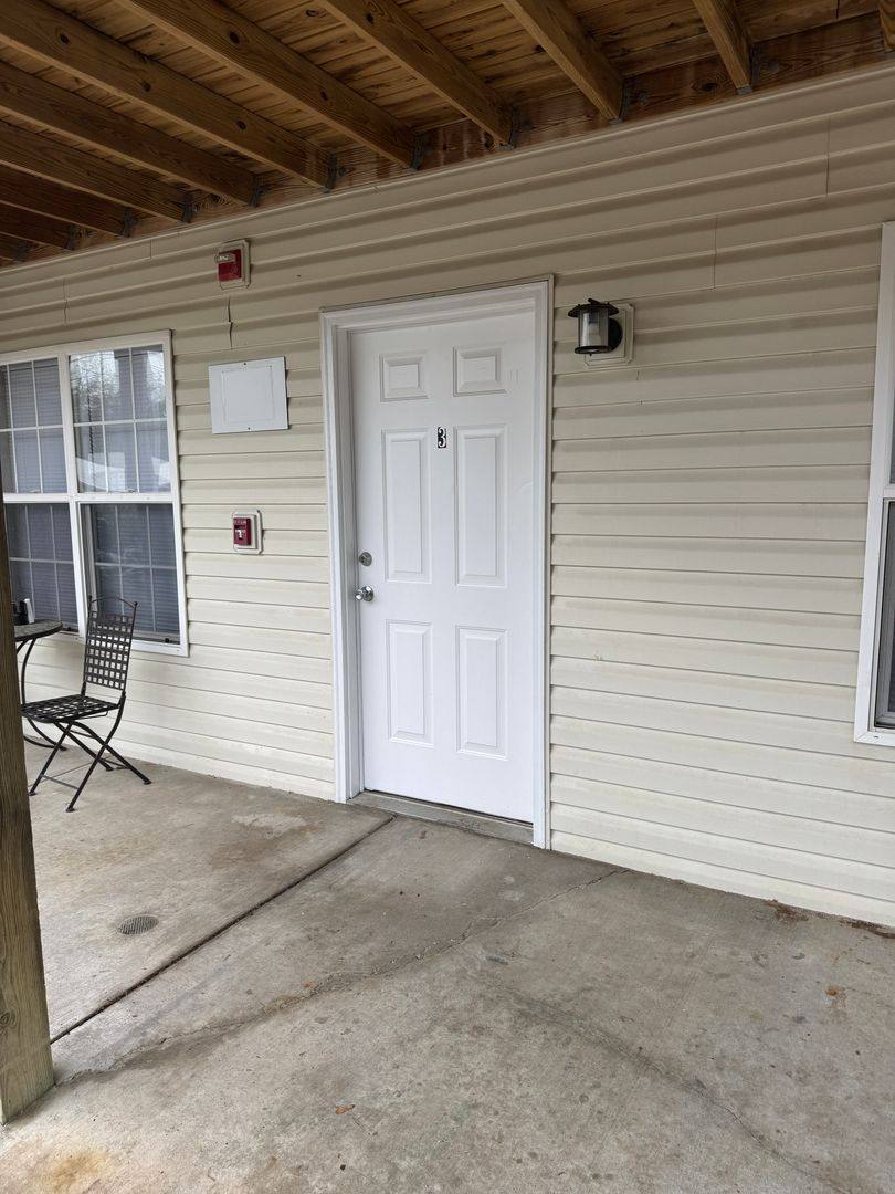 Apartment for rent at 281 N Boston Ave, Bolivar, MO 65613