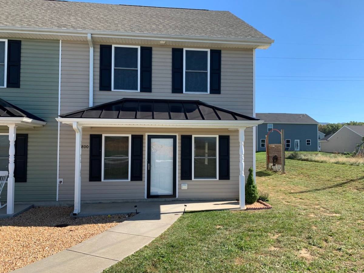Townhouse for rent at 800 Carson Circle, Grottoes, VA 24441