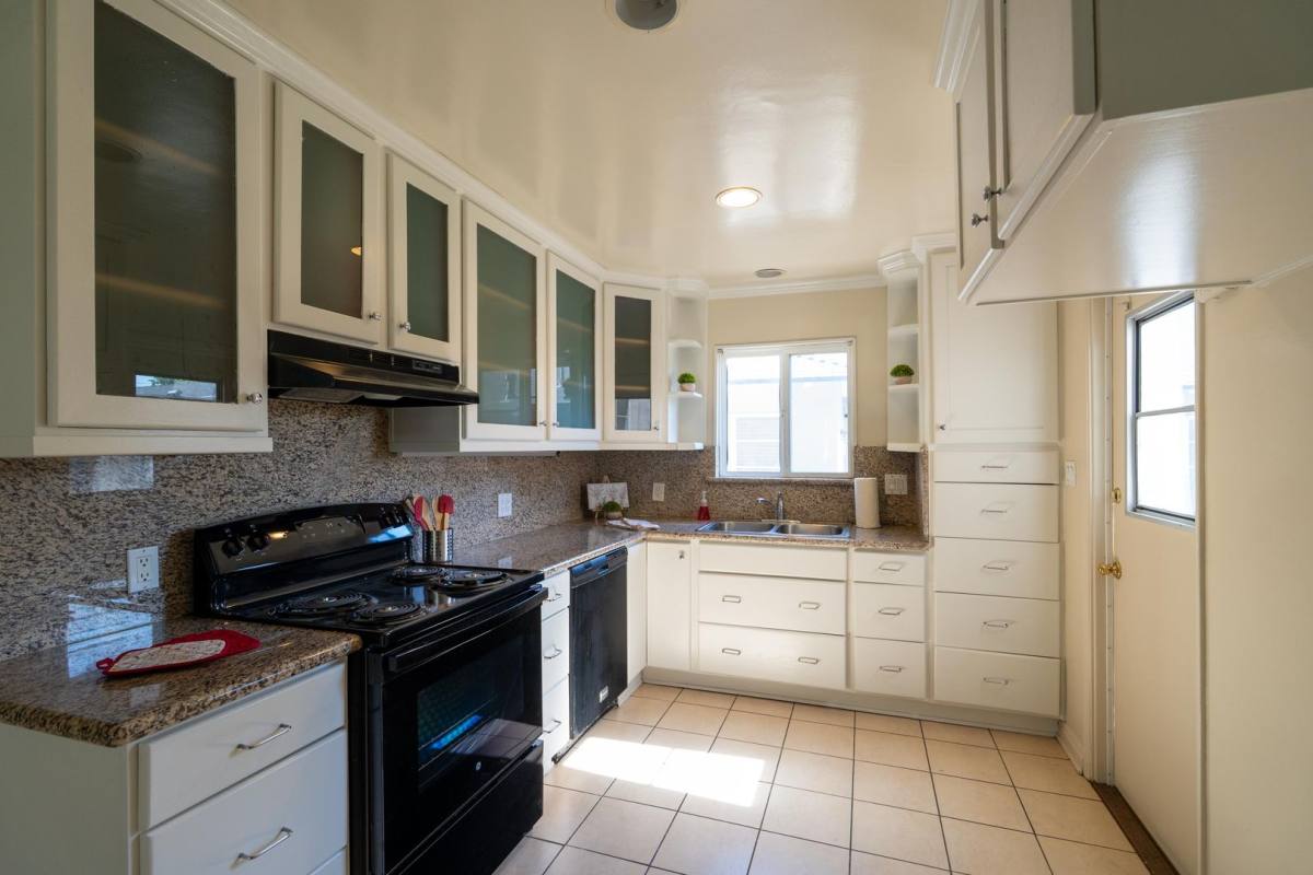 Apartment for rent at 16-22 W Newman Ave, Arcadia, CA 91007