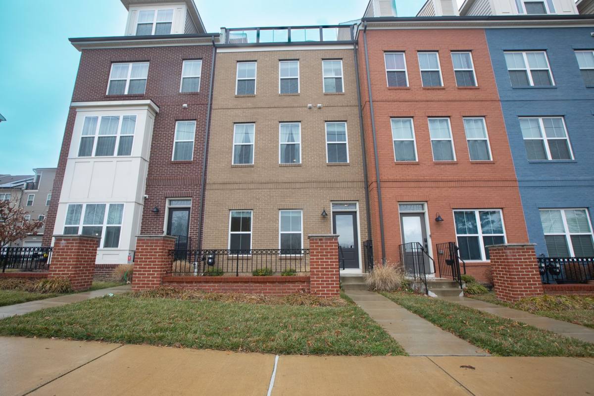 Townhouse for rent at 12704 Layhill Rd, Silver Spring, MD 20906