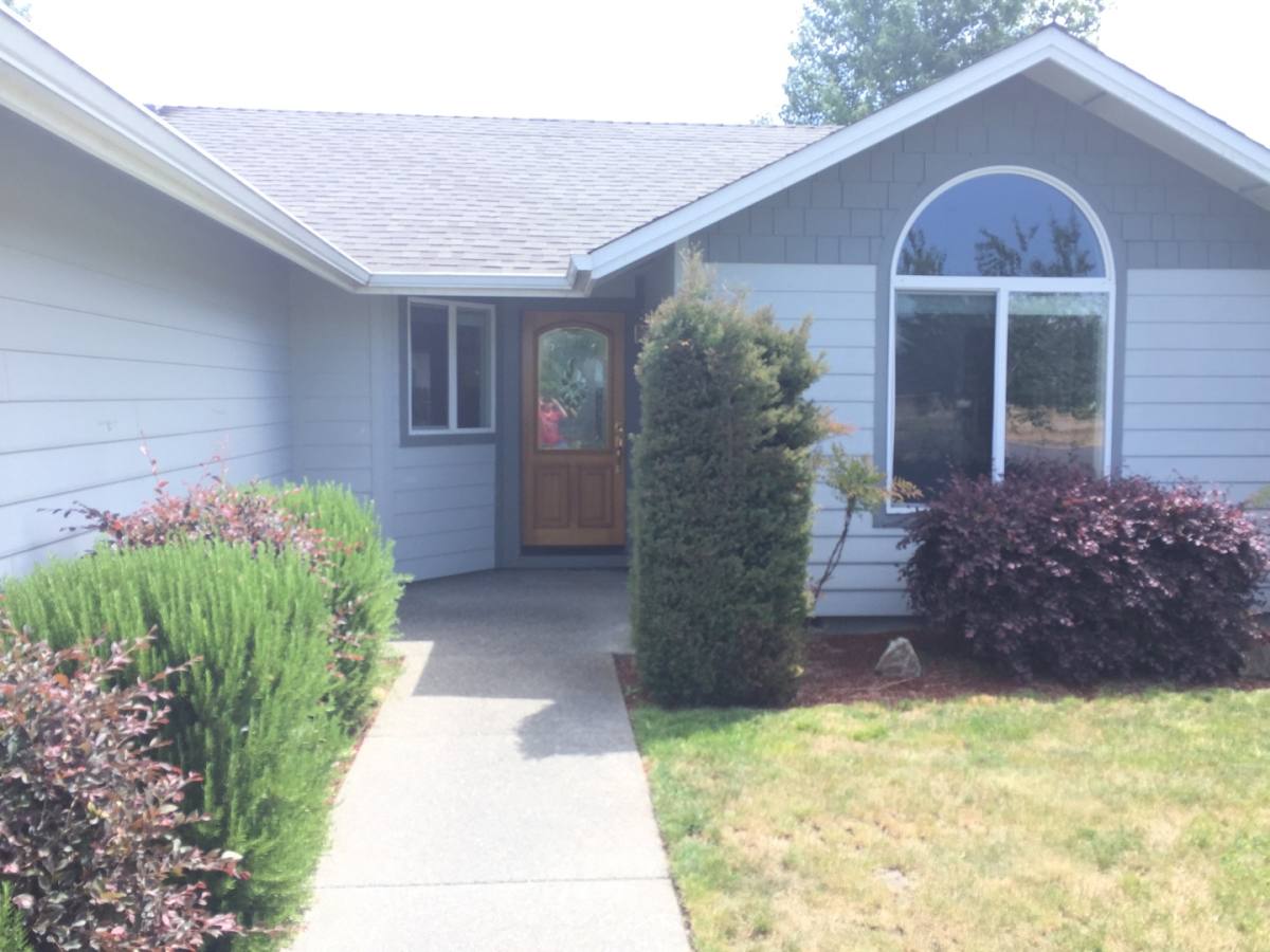 House for rent at 2723 Esther Lane, Grants Pass, OR 97527