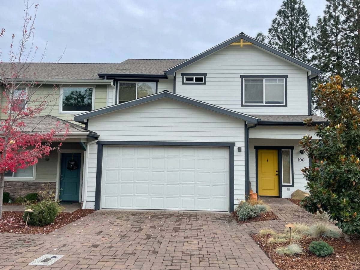 Townhouse for rent at 100 McCully, Jacksonville, OR 97530
