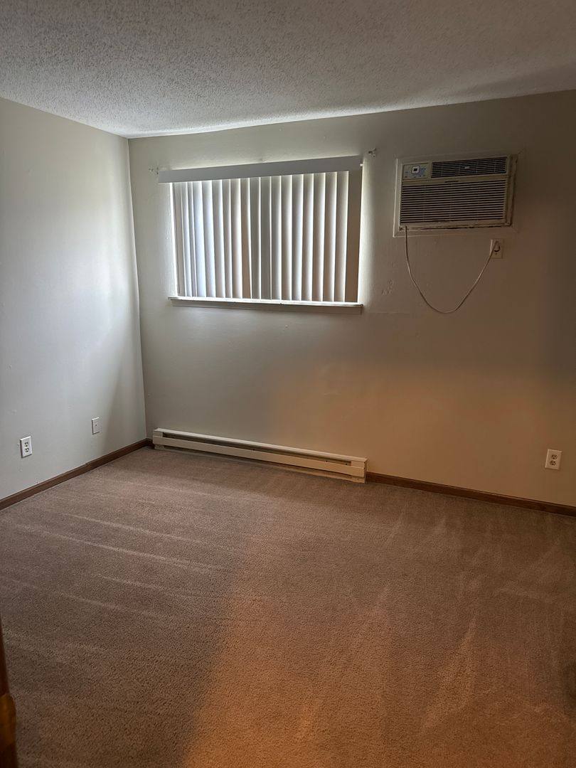Apartment for rent at 110 W Lakeland, Morton, IL 61550