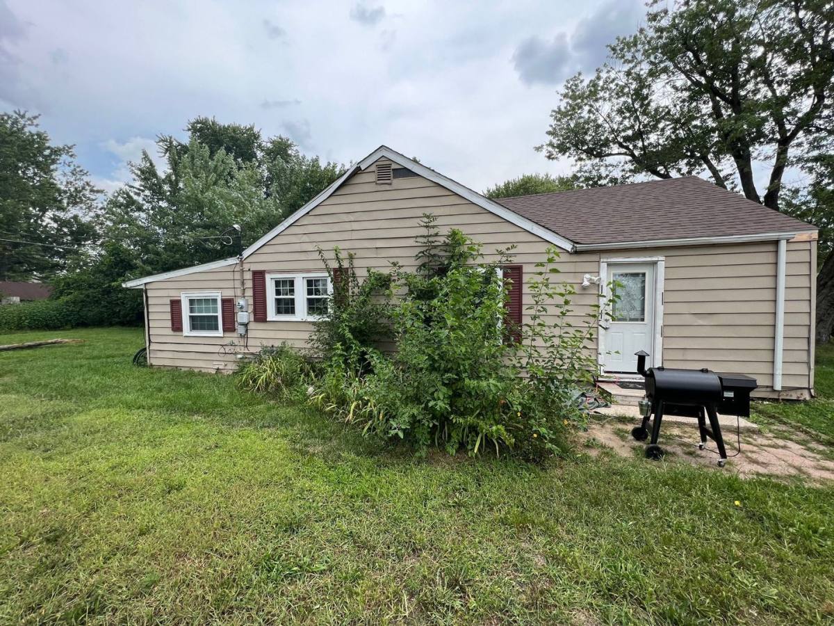 House for rent at 204 E Dartmouth Ave, Muncie, IN 47303
