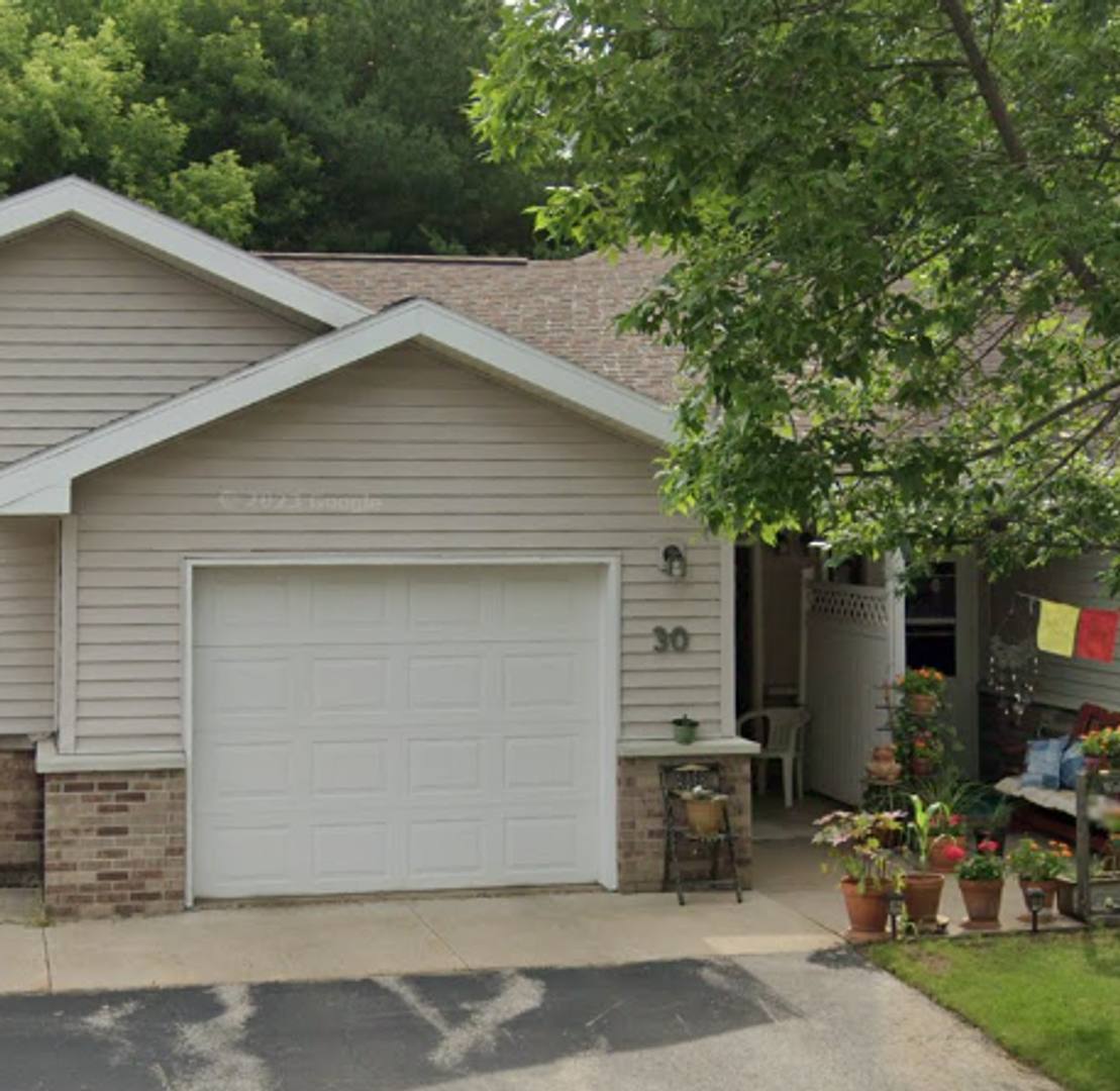 Apartment for rent at 4320 Fireclay Court, La Crosse, WI 54601