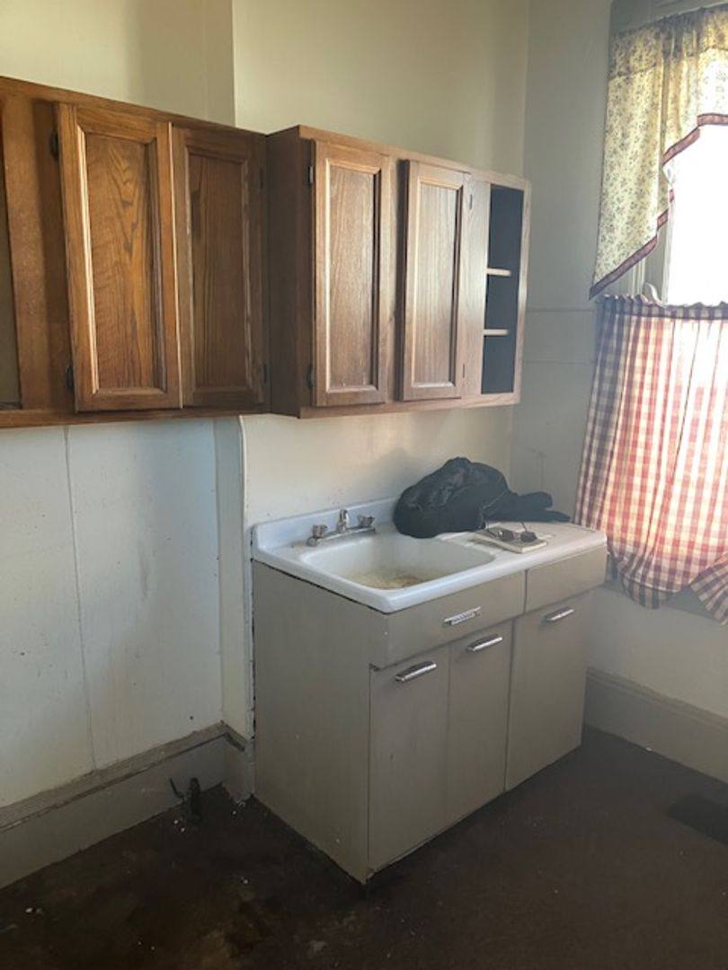Apartment for rent at 658 E Walnut St, Frankfort, IN 46041