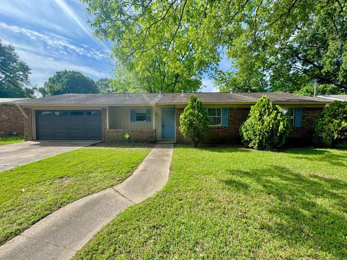 House for rent at 4211 Lotus St, Texarkana, TX 75503