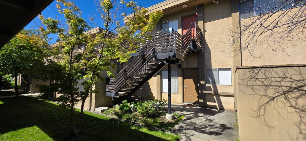 Apartment for rent at 5994 Lake Crest Way, Sacramento, CA 95822