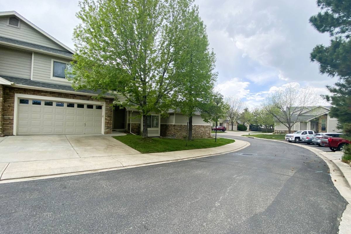 Townhouse for rent at 926 Hover Ridge Circle, Longmont, CO 80501