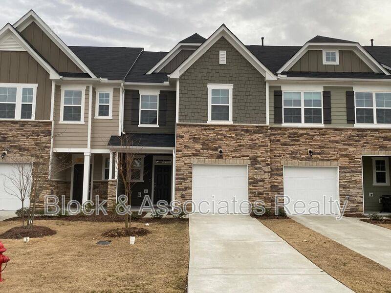 Townhouse for rent at 805 New Derby Lane, Apex, NC 27523
