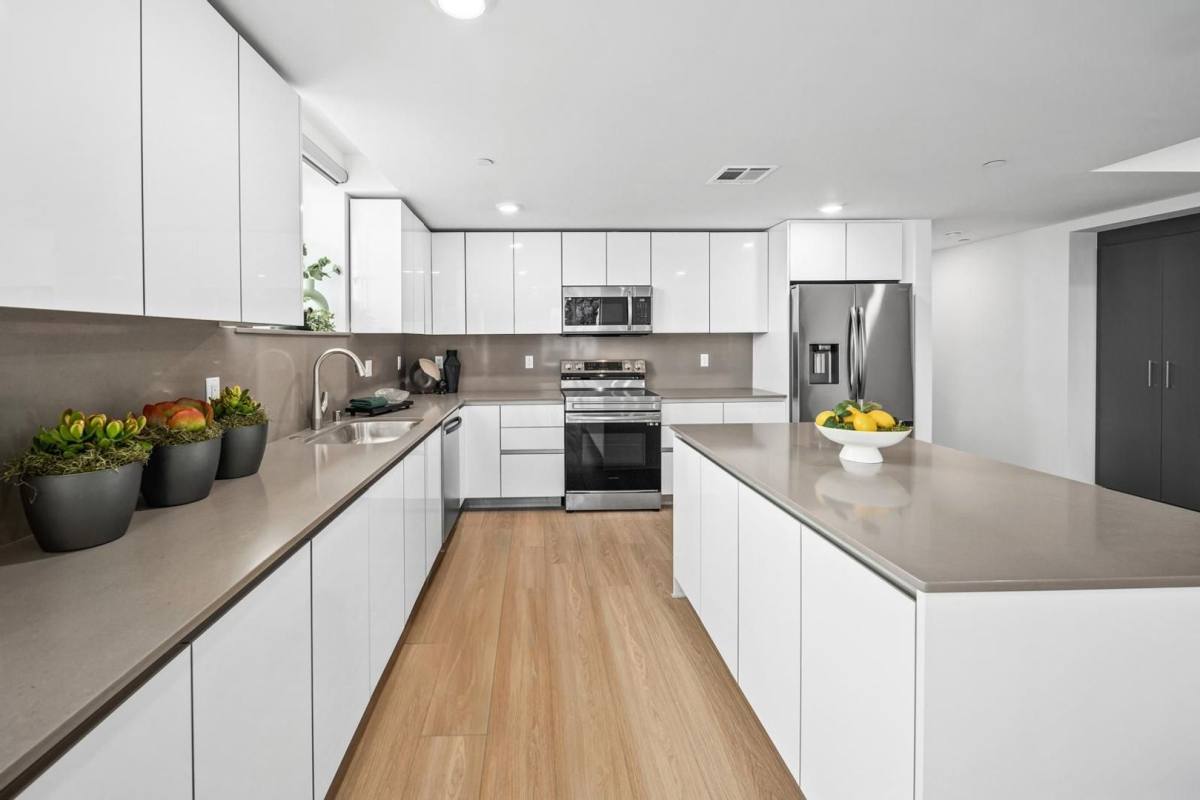 Apartment for rent at 1759 N Gower St, Los Angeles, CA 90028